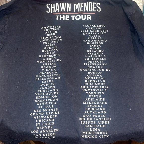 Shawn Mendes 2018 “The Tour” World Tour Concert Tee Rose Size Medium Black - Picture 2 of 2